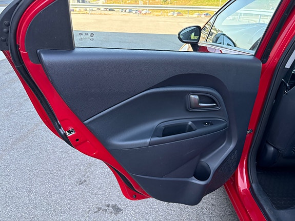 Kia Rio 13 of 30