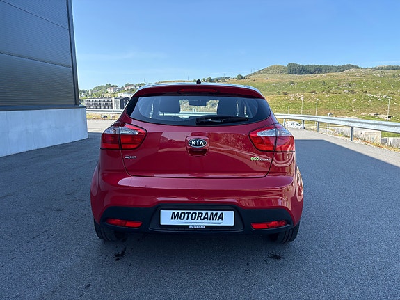 Kia Rio 4 of 5