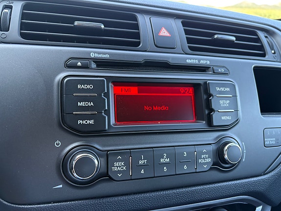 Kia Rio 30 of 30