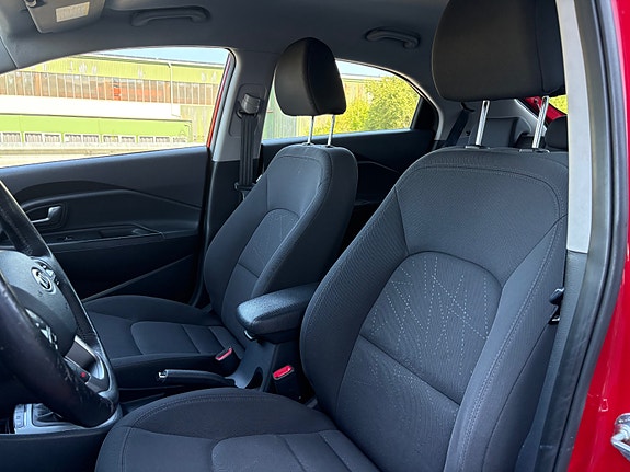 Kia Rio 12 of 30