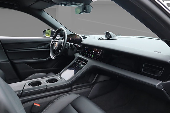 Porsche Taycan 4 15 of 28