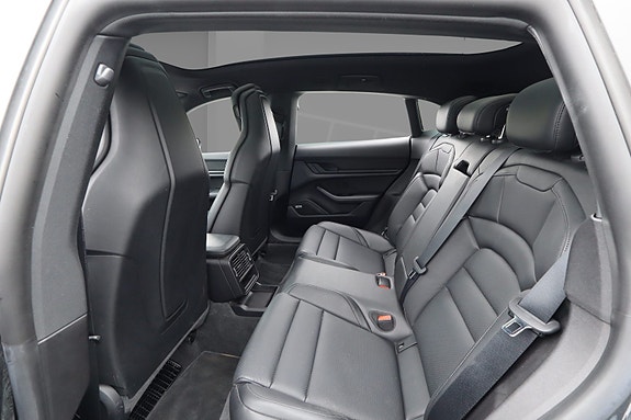 Porsche Taycan 4 26 of 28