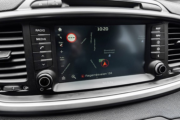 Kia Sorento 18 of 24