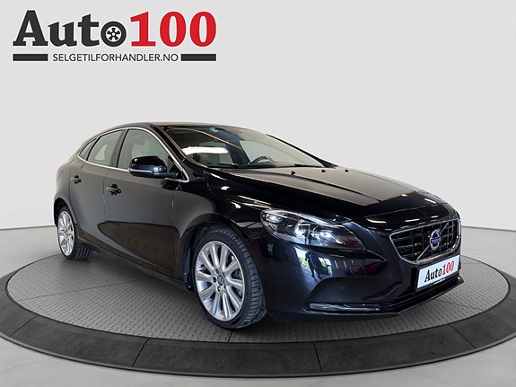 Volvo V40 3 of 5