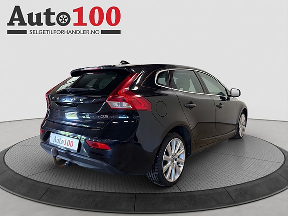 Volvo V40 4 of 5