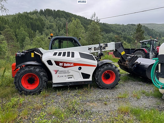 Bobcat 2021 TL30.70DB m/ skuffe, pallegaffel og 4 kjettinger. 3 of 5