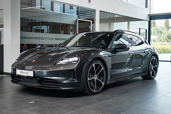 Porsche Taycan Cross Turismo 4 of 5