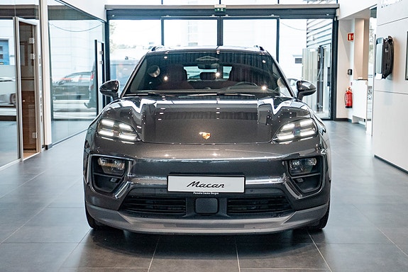 Porsche Macan 2 of 5