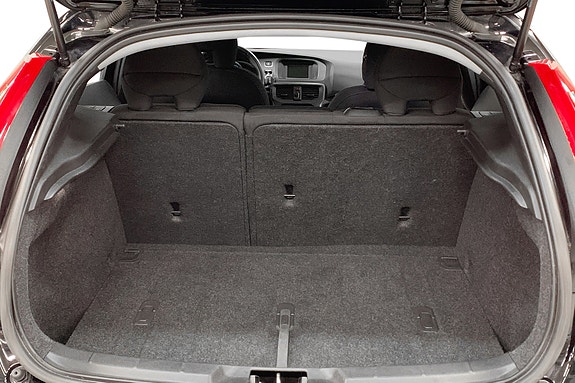 Volvo V40 11 of 12