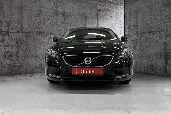 Volvo V40 2 of 5