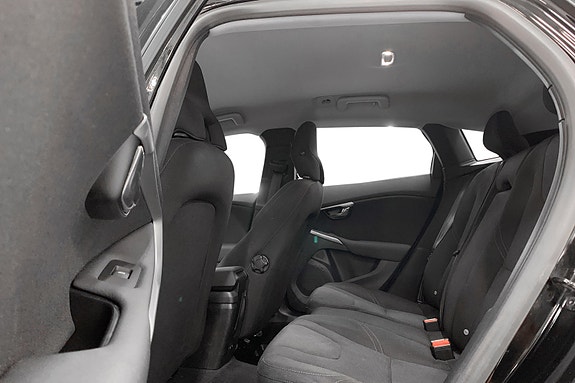 Volvo V40 10 of 12