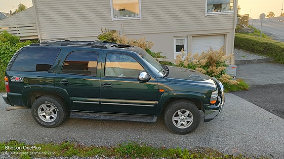 Chevrolet Tahoe 2 of 5
