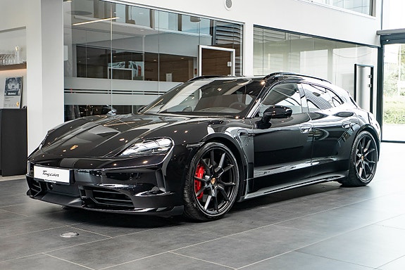 Porsche Taycan Sport Turismo 4 of 5