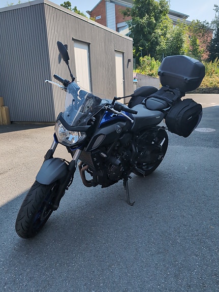 Yamaha MT-07 2 of 5