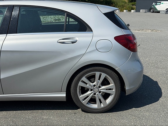 Mercedes-Benz A-Klasse 3 of 5