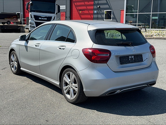 Mercedes-Benz A-Klasse 4 of 5
