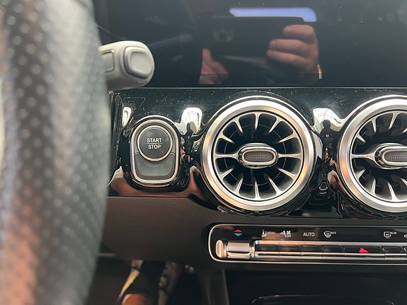 Mercedes-Benz EQA250 10 of 26