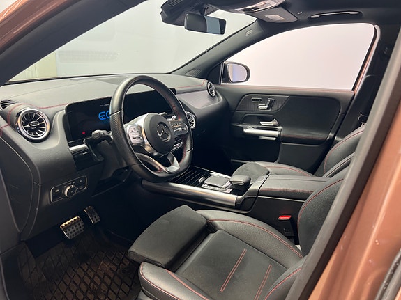 Mercedes-Benz EQA250 8 of 26