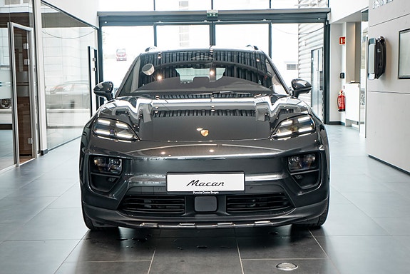 Porsche Macan 2 of 5