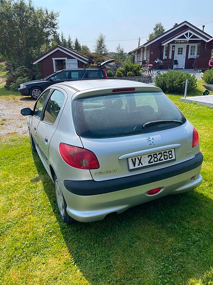 Peugeot 206 2 of 5