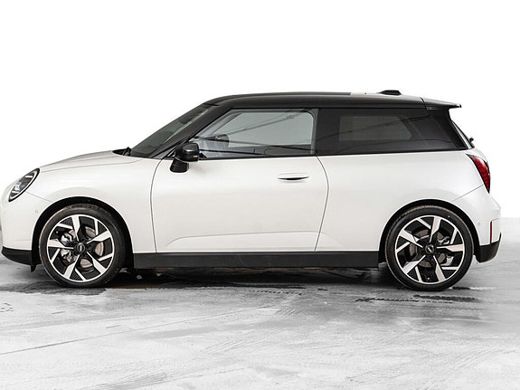 MINI Cooper SE 5 of 5