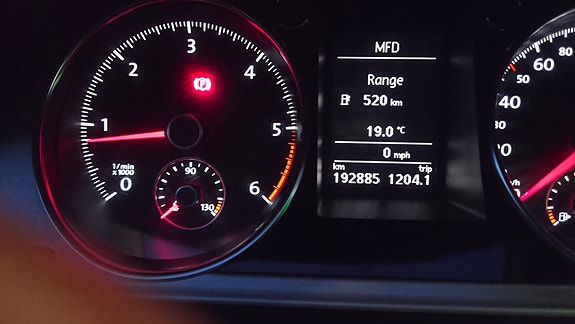 Volkswagen Passat Alltrack 2 of 5