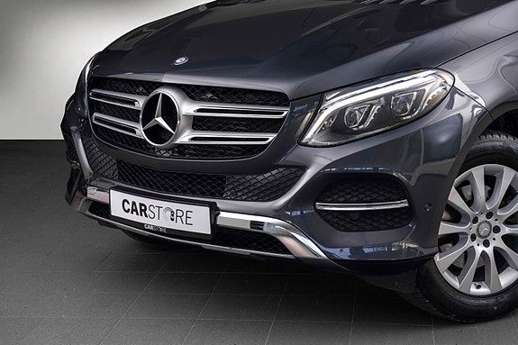 Mercedes-Benz GLE250 d 2 of 5