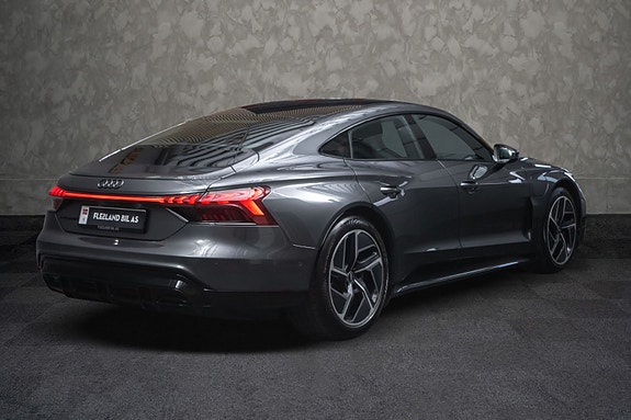 Audi e-tron GT 9 of 30