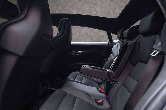Audi e-tron GT 28 of 30