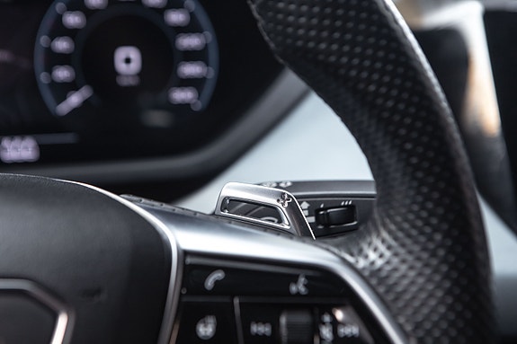 Audi e-tron GT 15 of 30