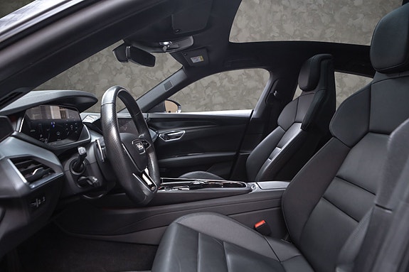 Audi e-tron GT 26 of 30