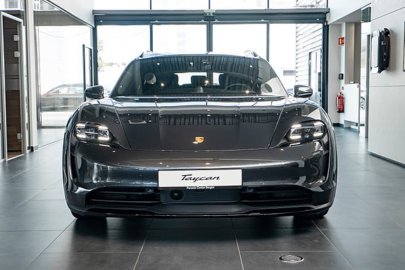 Porsche Taycan Cross Turismo 2 of 5