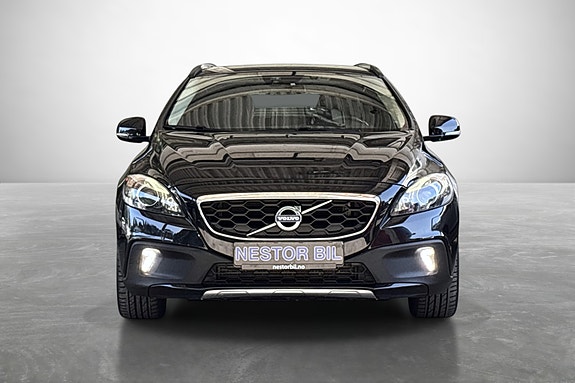 Volvo V40 Cross Country 2 of 5