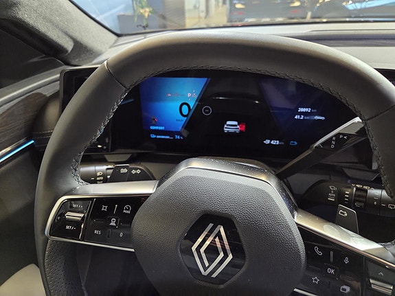 Renault Scenic E-Tech 11 of 12