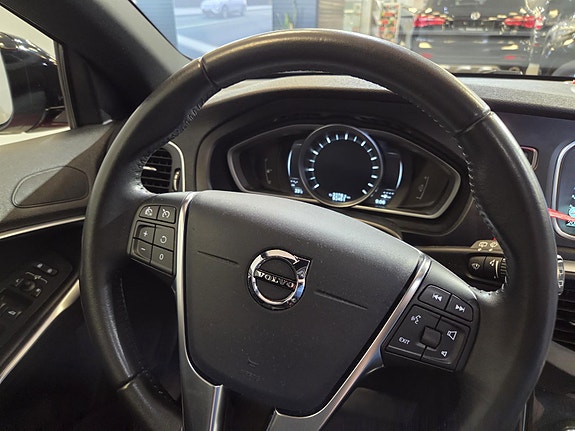 Volvo V40 Cross Country 8 of 8