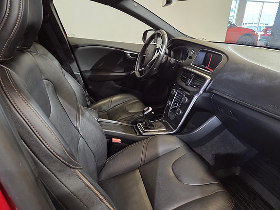 Volvo V40 Cross Country 5 of 5