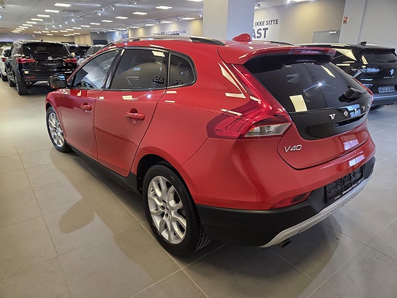 Volvo V40 Cross Country 4 of 5