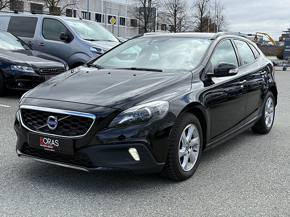 Volvo V40 Cross Country 3 of 5