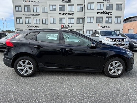 Volvo V40 Cross Country 4 of 5