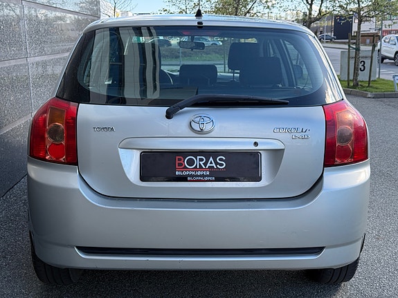 Toyota Corolla 4 of 5