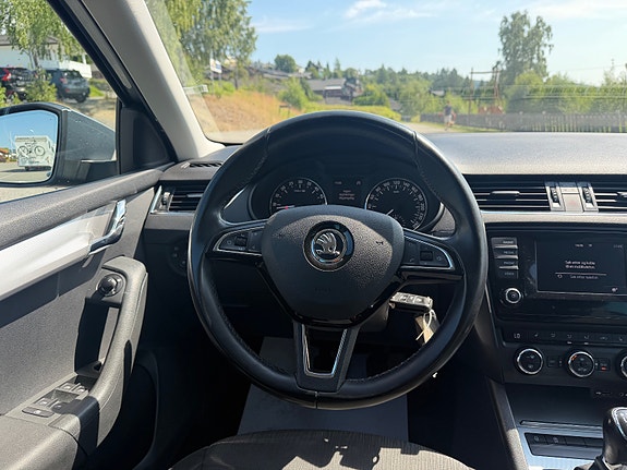 Skoda Octavia 14 of 17
