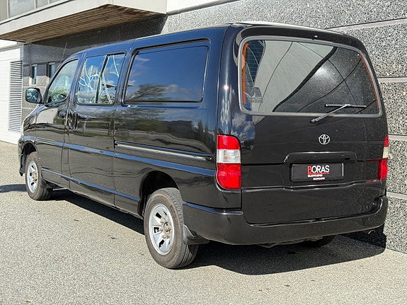 Toyota HiAce 5 of 5