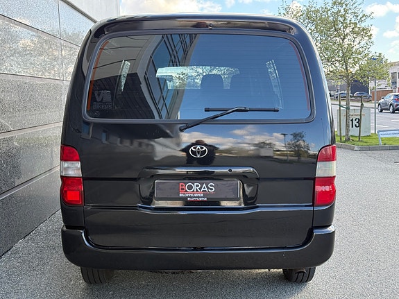 Toyota HiAce 4 of 5
