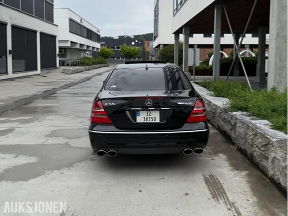 Mercedes-Benz E-Klasse 4 of 5