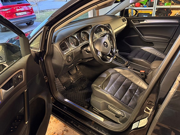 Volkswagen e-Golf VII 9 of 18