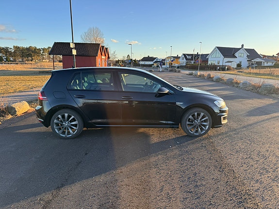 Volkswagen e-Golf VII 6 of 18
