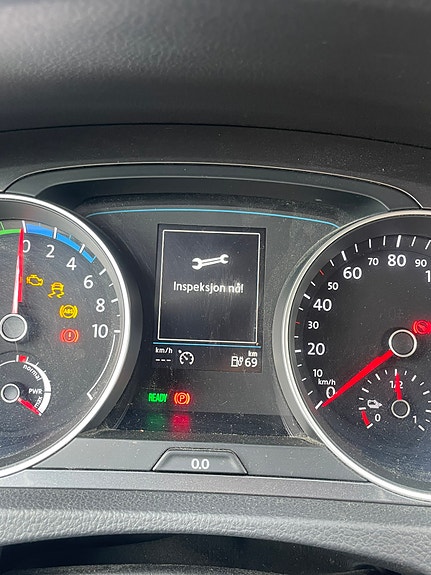 Volkswagen e-Golf VII 16 of 18