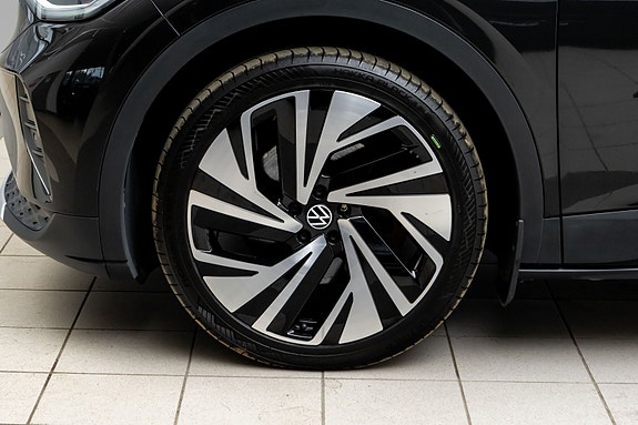 Volkswagen ID.4 3 of 5