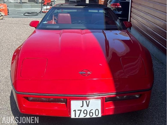Chevrolet Corvette 4 of 5