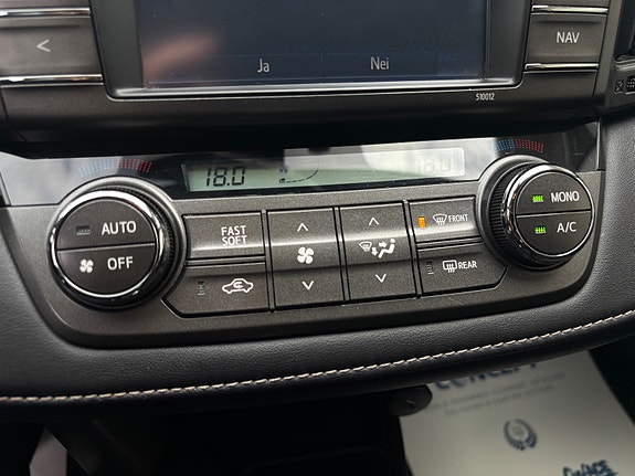 Toyota RAV4 30 of 30